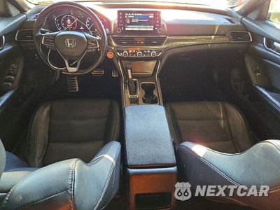 Zdjęcie 8 z 12 samochodu: 2018 HONDA ACCORD SPORT VIN:1HGCV1F39JA222510 - miniatura