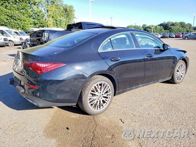 Trzecie zdjęcie samochodu z tyłu: 2025 MERCEDES-BENZ CLA 250 4MATIC VIN:W1K5J4HB7SN543518 - miniatura
