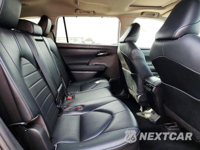 Zdjęcie 11 z 13 samochodu: 2021 TOYOTA HIGHLANDER XLE VIN:5TDHZRBH9MS154533 - miniatura