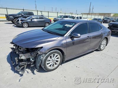 2024 TOYOTA CAMRY LE 4T1C11AK7RU253821 - główne zdjęcie licytacji z USA - miniatura