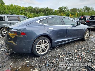 Trzecie zdjęcie samochodu z tyłu: 2015 TESLA MODEL S 85D VIN:5YJSA1H25FFP78998 - miniatura