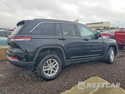 Trzecie zdjęcie samochodu z tyłu: 2024 JEEP GRAND CHEROKEE LAREDO VIN:1C4RJHAG3RC231890 - miniatura