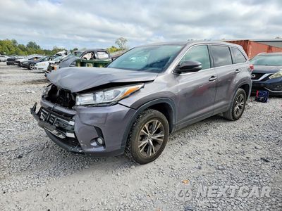 2017 TOYOTA HIGHLANDER LE PLUS 5TDZZRFH1HS229827 - główne zdjęcie licytacji z USA - miniatura