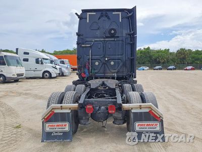 Zdjęcie 6 z 14 samochodu: 2015 FREIGHTLINER CASCADIA SEMI TRUCK VIN:3AKJGLD51FSGJ3615 - miniatura