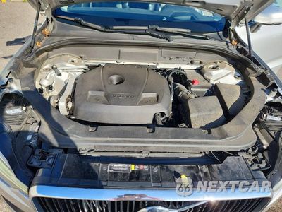 Zdjęcie 12 z 14 samochodu: 2018 VOLVO XC60 T5 VIN:LYV102RK4JB109862 - miniatura