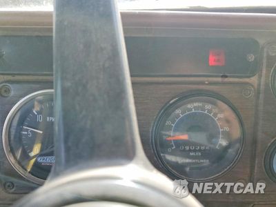 Zdjęcie 9 z 12 samochodu: 1985 FREIGHTLINER CONVENTIONAL DUMP TRUCK VIN:1FUPYDYBXFP249371 - miniatura
