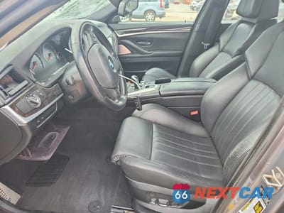 Zdjęcie 7 z 12 samochodu: 2013 BMW M5 VIN:WBSFV9C52DC773475 - miniatura