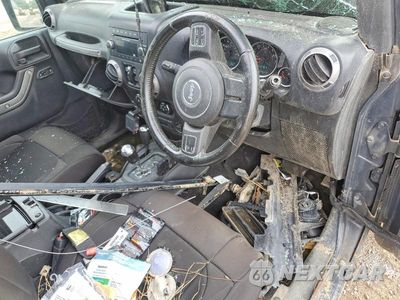 Zdjęcie 8 z 13 samochodu: 2016 JEEP WRANGLER UNLIMITED SPORT VIN:1C4BJWKGXGL214179 - miniatura