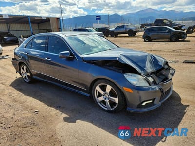 Czwarte zdjęcie samochodu z boku: 2010 MERCEDES-BENZ E 350 VIN:WDDHF5GB3AA024400 - miniatura