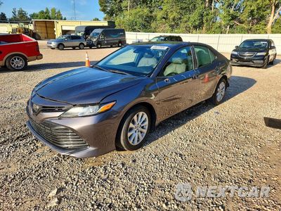 2020 TOYOTA CAMRY LE 4T1C11AK3LU863142 - główne zdjęcie licytacji z USA - miniatura