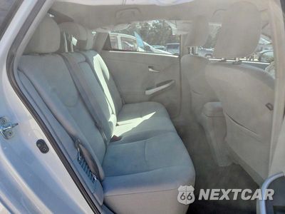 Zdjęcie 10 z 12 samochodu: 2014 TOYOTA PRIUS THREE VIN:JTDKN3DU5E1777347 - miniatura