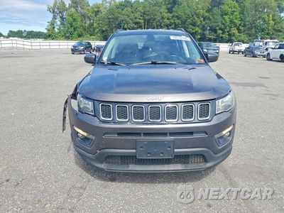 Piąte zdjęcie samochodu w środku: 2018 JEEP COMPASS LATITUDE VIN:3C4NJCBB8JT204701 - miniatura