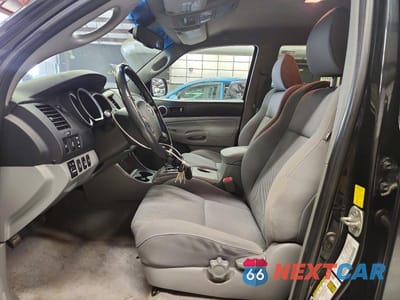 Zdjęcie 7 z 12 samochodu: 2010 TOYOTA TACOMA VIN:3TMLU4EN3AM042884 - miniatura