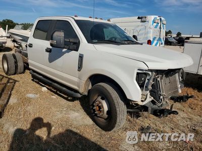Czwarte zdjęcie samochodu z boku: 2017 FORD F350 SUPER DUTY VIN:1FD8W3G69HEC80864 - miniatura