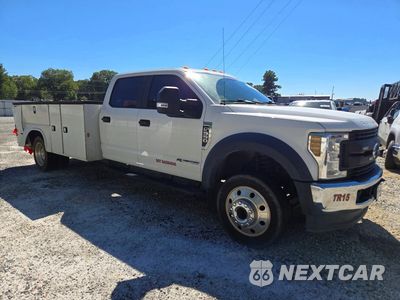 Czwarte zdjęcie samochodu z boku: 2019 FORD F550 SUPER DUTY VIN:1FD0W5HT1KEF23314 - miniatura