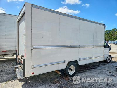 Trzecie zdjęcie samochodu z tyłu: 2023 FORD ECONOLINE E350 SUPER DUTY CUTAWAY VAN VIN:1FDWE3FN7PDD03470 - miniatura