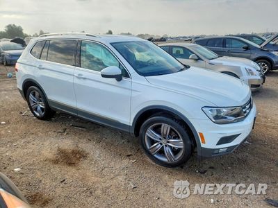 Czwarte zdjęcie samochodu z boku: 2020 VOLKSWAGEN TIGUAN SE VIN:3VV2B7AX4LM144693 - miniatura