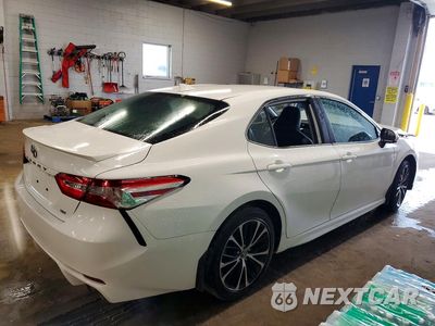 Trzecie zdjęcie samochodu z tyłu: 2020 TOYOTA CAMRY SE VIN:4T1G11AK7LU300872 - miniatura