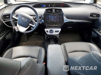 Zdjęcie 8 z 12 samochodu: 2017 TOYOTA PRIUS FOUR VIN:JTDKARFU8H3537844 - miniatura