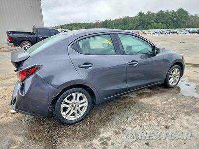 Trzecie zdjęcie samochodu z tyłu: 2017 TOYOTA YARIS IA BASE VIN:3MYDLBYV0HY150651 - miniatura