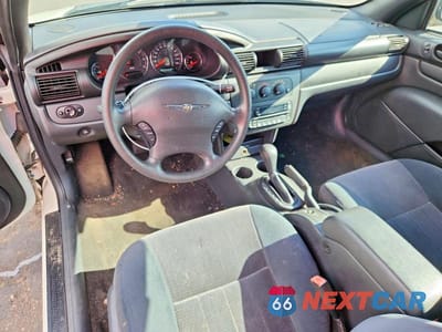 Zdjęcie 8 z 12 samochodu: 2005 CHRYSLER SEBRING VIN:1C3EL45R45N530577 - miniatura