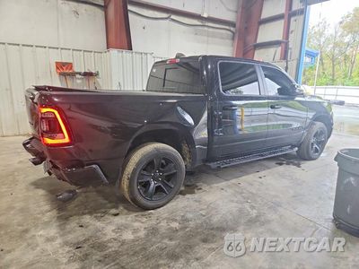 Trzecie zdjęcie samochodu z tyłu: 2023 RAM 1500 SPORT VIN:1C6SRFVT9PN511893 - miniatura