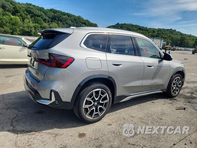 Trzecie zdjęcie samochodu z tyłu: 2025 BMW X1 XDRIVE28I VIN:WBX73EF00S5374465 - miniatura