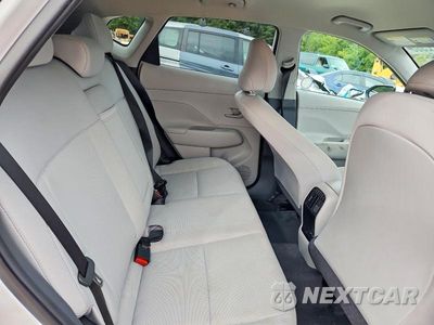 Zdjęcie 10 z 12 samochodu: 2025 HYUNDAI KONA SEL VIN:KM8HB3AB3SU288974 - miniatura