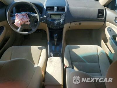 Zdjęcie 8 z 12 samochodu: 2006 HONDA ACCORD LX VIN:1HGCM56476A016032 - miniatura