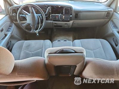 Zdjęcie 8 z 13 samochodu: 2005 GMC YUKON XL C1500 VIN:3GKEC16Z15G119479 - miniatura