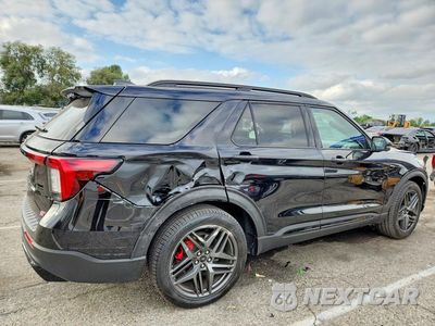 Trzecie zdjęcie samochodu z tyłu: 2025 FORD EXPLORER ST VIN:1FMWK8GC4SGB56034 - miniatura