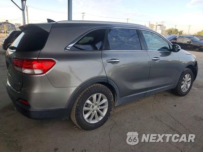 Trzecie zdjęcie samochodu z tyłu: 2016 KIA SORENTO LX VIN:5XYPG4A32GG010222 - miniatura