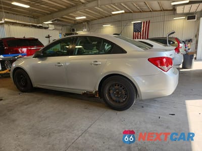 Drugie zdjęcie samochodu z przodu: 2015 CHEVROLET CRUZE LS VIN:1G1PB5SH8F7202392 - miniatura