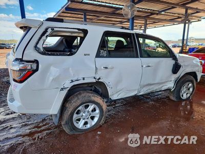 Trzecie zdjęcie samochodu z tyłu: 2020 TOYOTA 4RUNNER SR5 VIN:JTEBU5JR8L5756945 - miniatura
