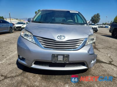 Piąte zdjęcie samochodu w środku: 2012 TOYOTA SIENNA XLE 8-PASSENGER VIN:5TDYK3DC4CS212744 - miniatura