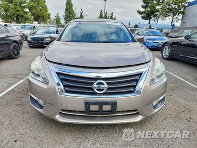 Piąte zdjęcie samochodu w środku: 2015 NISSAN ALTIMA 2.5 S VIN:1N4AL3AP5FN873317 - miniatura