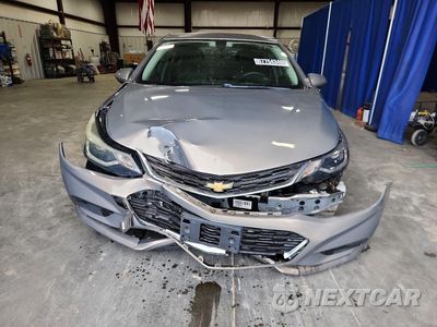 Piąte zdjęcie samochodu w środku: 2018 CHEVROLET CRUZE LT VIN:1G1BE5SM0J7156578 - miniatura