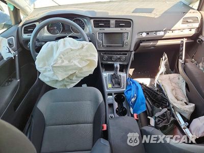 Zdjęcie 8 z 12 samochodu: 2016 VOLKSWAGEN E-GOLF SE VIN:WVWKP7AU5GW917246 - miniatura