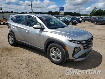 Czwarte zdjęcie samochodu z boku: 2025 HYUNDAI TUCSON SE VIN:5NMJA3DE4SH531004 - miniatura