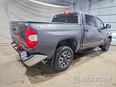 Trzecie zdjęcie samochodu z tyłu: 2020 TOYOTA TUNDRA SR5 VIN:5TFDY5F14LX884012 - miniatura