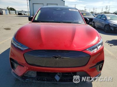 Piąte zdjęcie samochodu w środku: 2022 FORD MUSTANG MACH-E GT VIN:3FMTK4SE7NMA19765 - miniatura