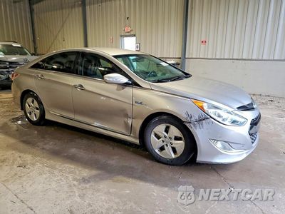 Czwarte zdjęcie samochodu z boku: 2011 HYUNDAI SONATA HYBRID VIN:KMHEC4A43BA006230 - miniatura