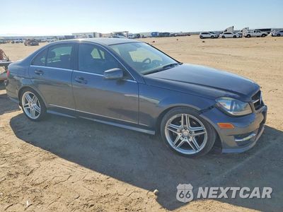 Czwarte zdjęcie samochodu z boku: 2013 MERCEDES-BENZ C 250 VIN:WDDGF4HBXDA796840 - miniatura