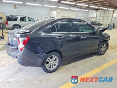 Trzecie zdjęcie samochodu z tyłu: 2015 CHEVROLET SONIC LT VIN:1G1JC5SH0F4111928 - miniatura