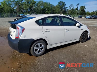 Trzecie zdjęcie samochodu z tyłu: 2013 TOYOTA PRIUS TWO VIN:JTDKN3DU2D5651065 - miniatura
