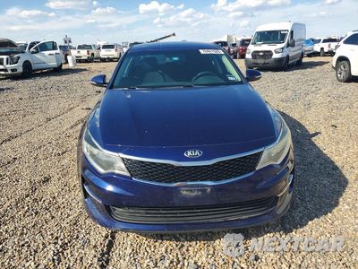 Piąte zdjęcie samochodu w środku: 2017 KIA OPTIMA LX VIN:5XXGT4L37HG168358 - miniatura