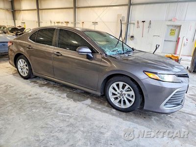 Czwarte zdjęcie samochodu z boku: 2023 TOYOTA CAMRY LE VIN:4T1R11AK6PU132012 - miniatura