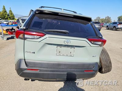 Zdjęcie 6 z 12 samochodu: 2021 TOYOTA RAV4 XLE VIN:2T3W1RFV2MW164396 - miniatura