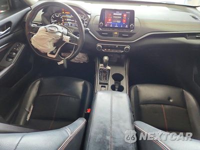 Zdjęcie 8 z 12 samochodu: 2019 NISSAN ALTIMA SR VIN:1N4BL4CW5KN322488 - miniatura