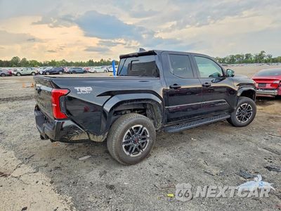 Trzecie zdjęcie samochodu z tyłu: 2025 TOYOTA TACOMA TRD SPORT VIN:3TMLB5JN9SM090473 - miniatura